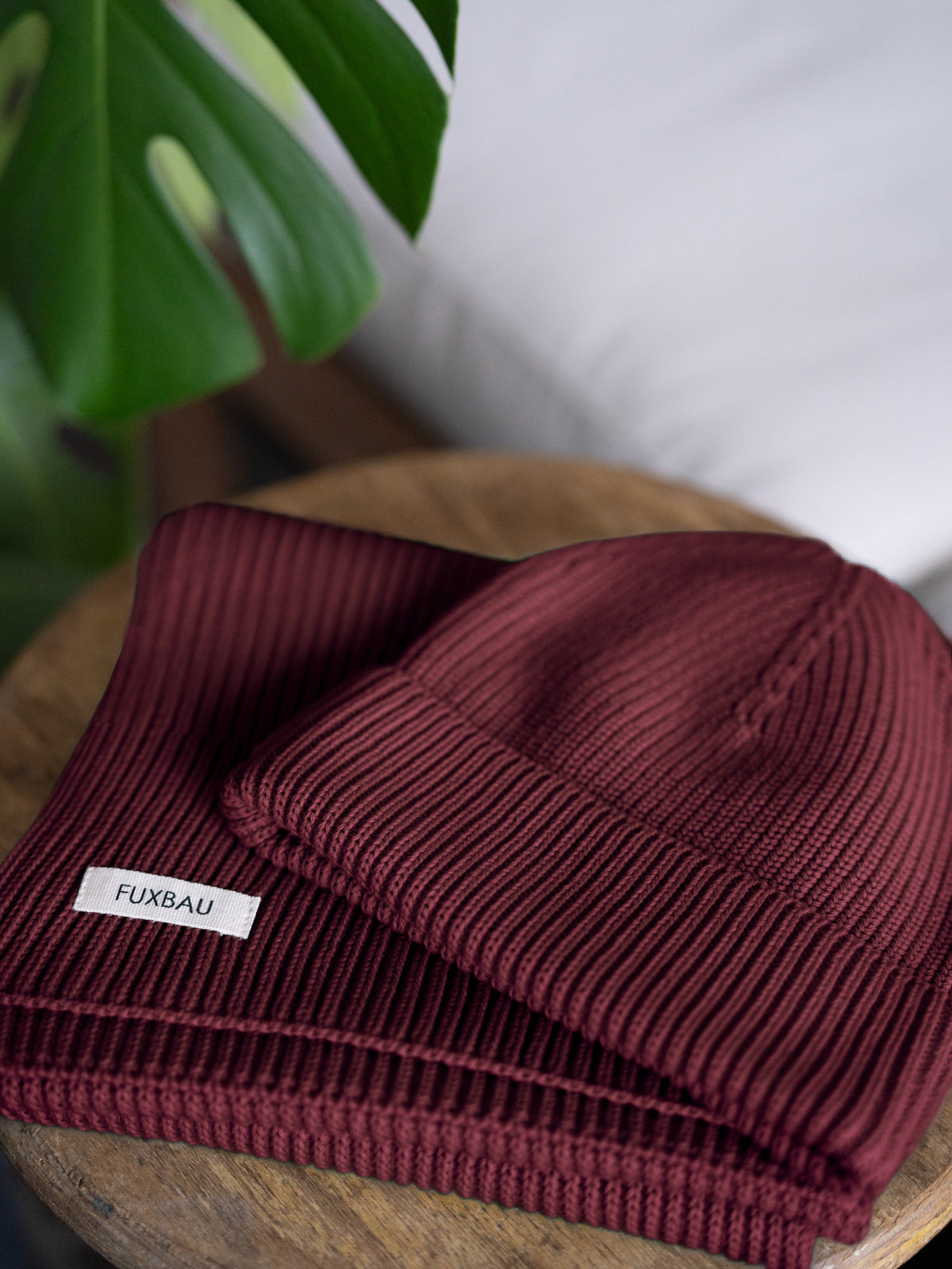 4Seasons Strickmütze und Strickschal in Bordeaux aus 100 % Bio-Baumwolle, GOTS-zertifiziert, Made in Italy