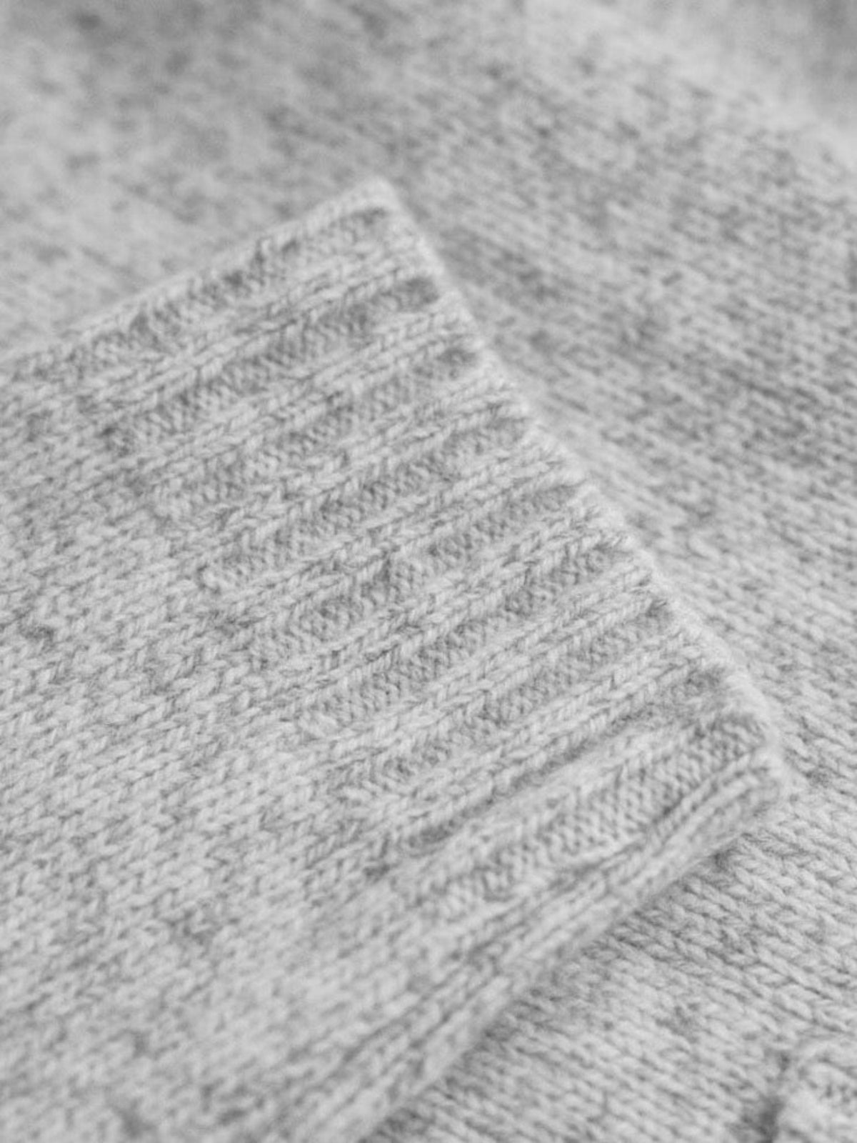 Frauen Cardigan Detail Ărmel aus 100% Merino Wolle & Made in Germany