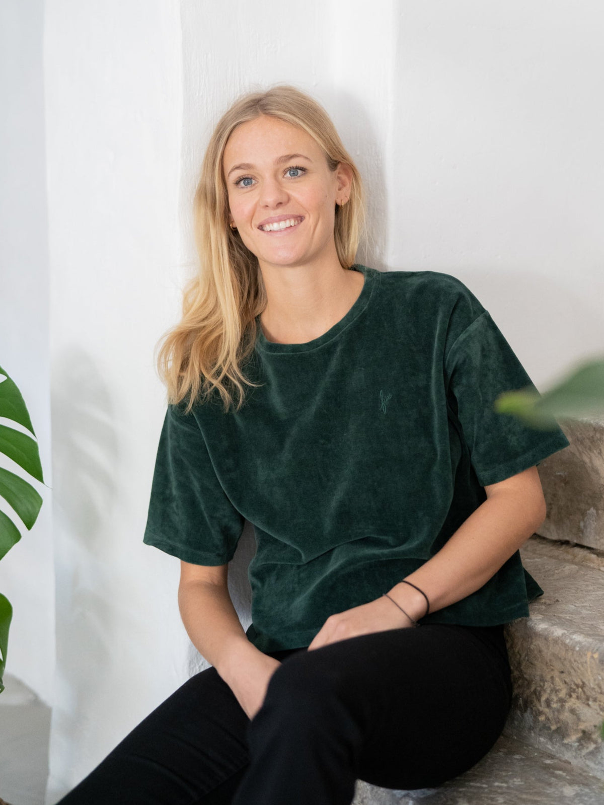 Fair Fashion FUXBAU Frauen Samt T-Shirt in grĂŒn aus 100% extra weicher GOTS zertifizierter Biobaumwolle