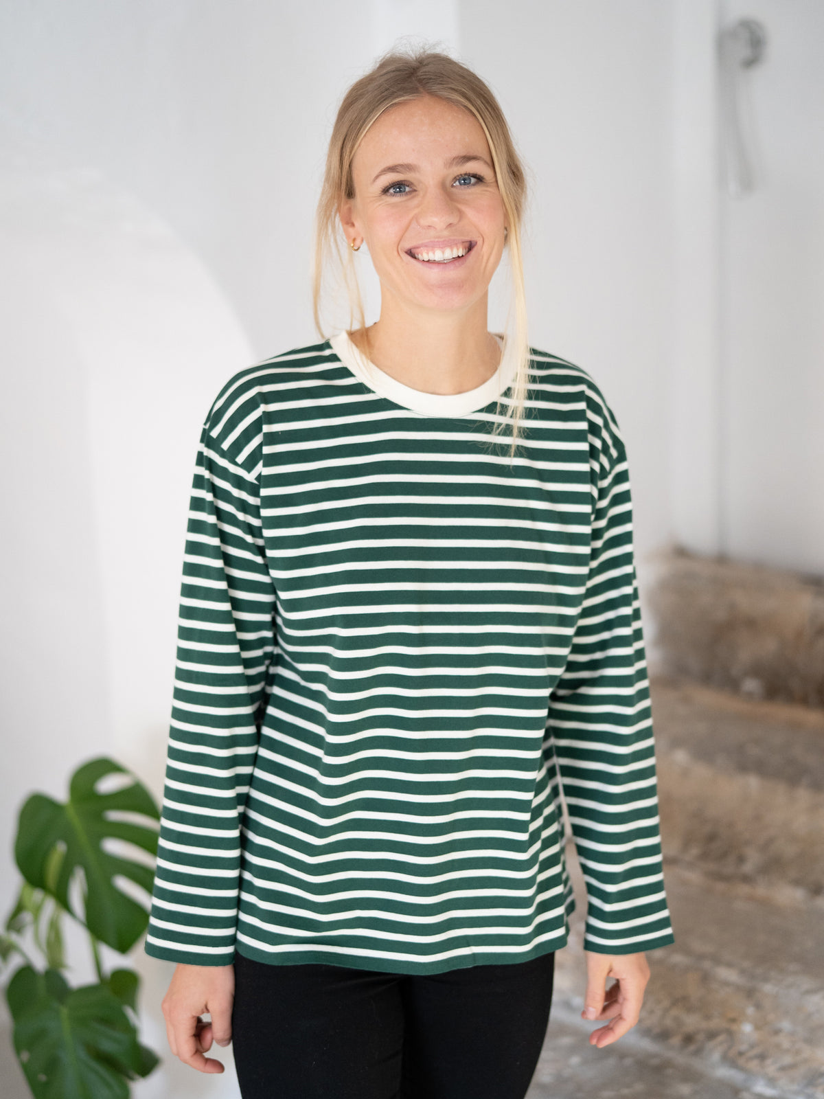 FUXBAU Fair Fashion Frauen Streifen Longsleeve in creme grĂŒn aus 100% GOTS zertifizierter Biobaumwolle.