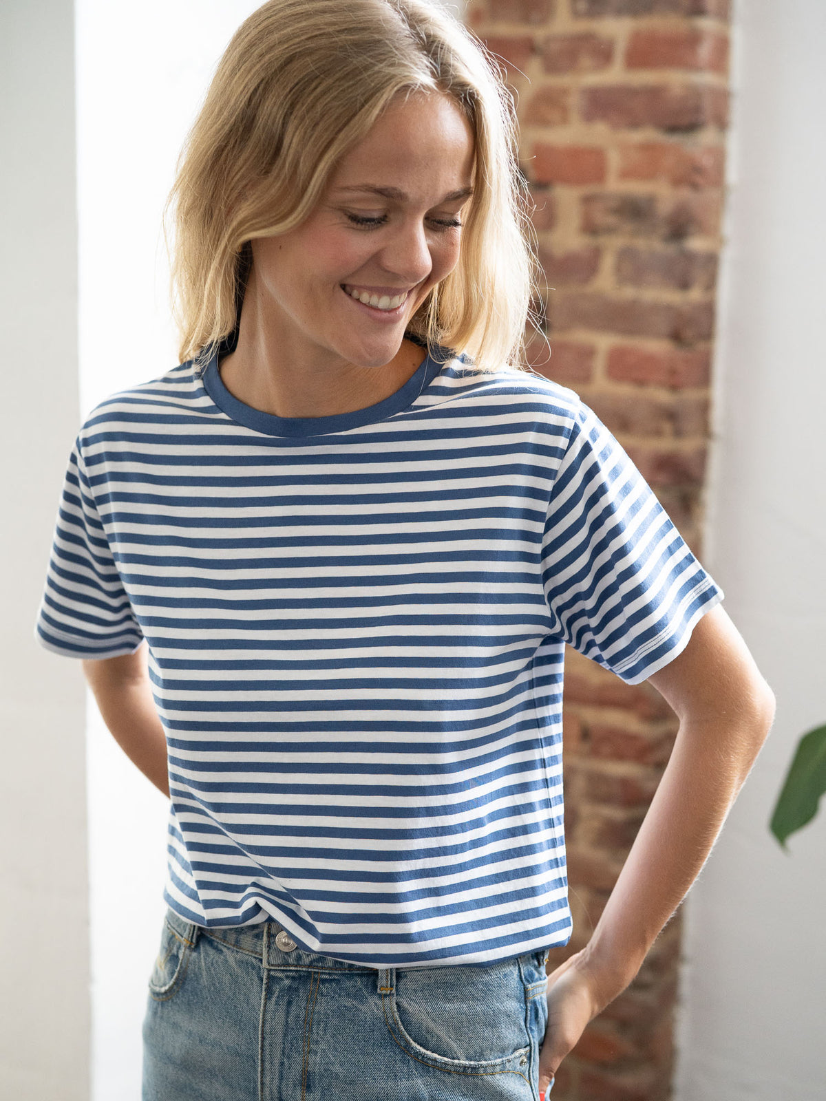Gestreiftes Frauen T-Shirt in blau weiĂ von FUXBAU