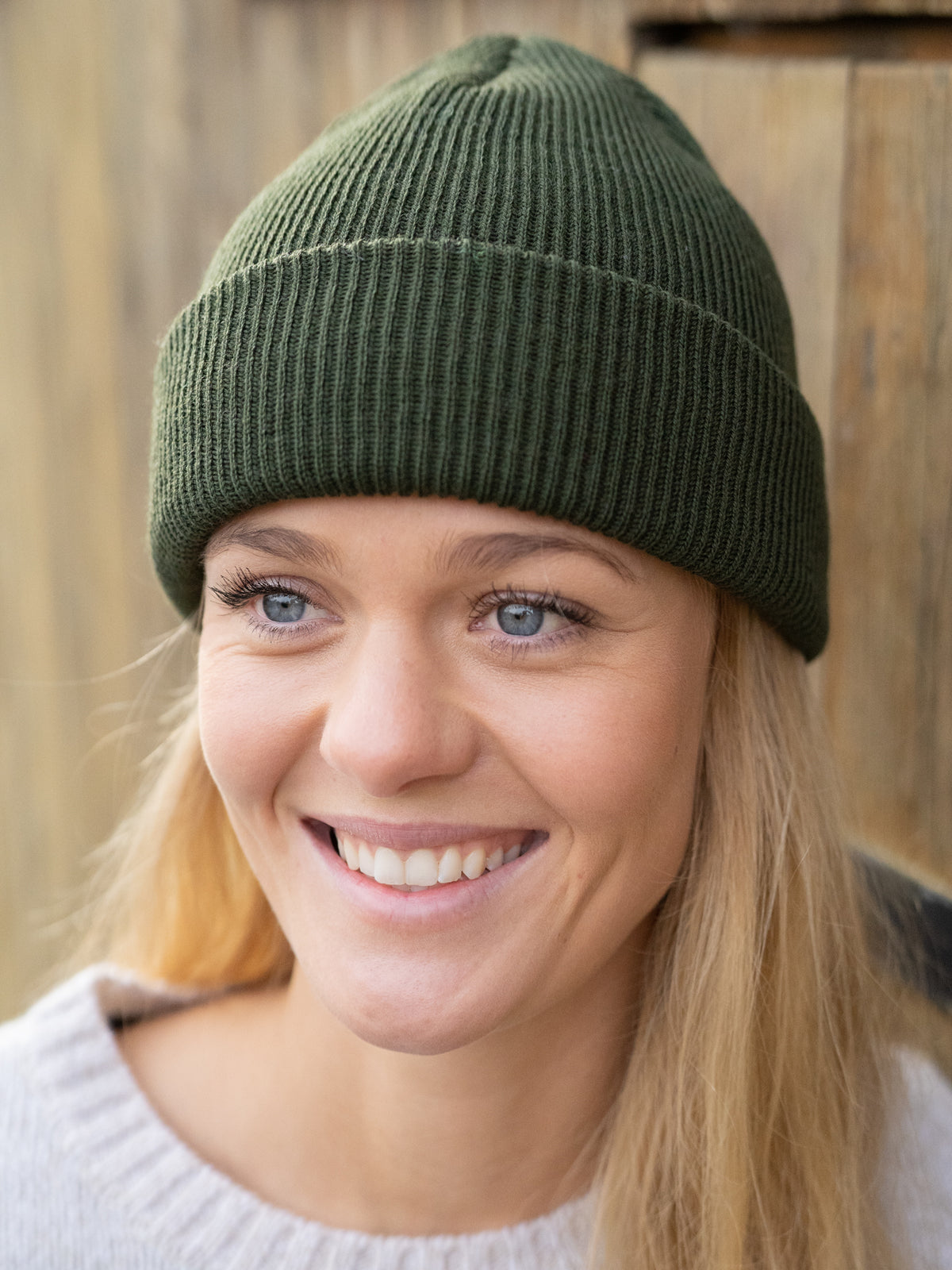 Fair Fashion Strickmütze in grün von FUXBAU aus 100% Merino Schurwolle.