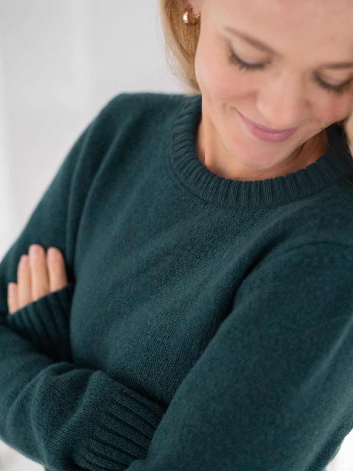 FUXBAU Fair Fashion Merino Strickpullover Made in Germany aus 100% superfeiner Merino Schurwolle in grĂŒn.