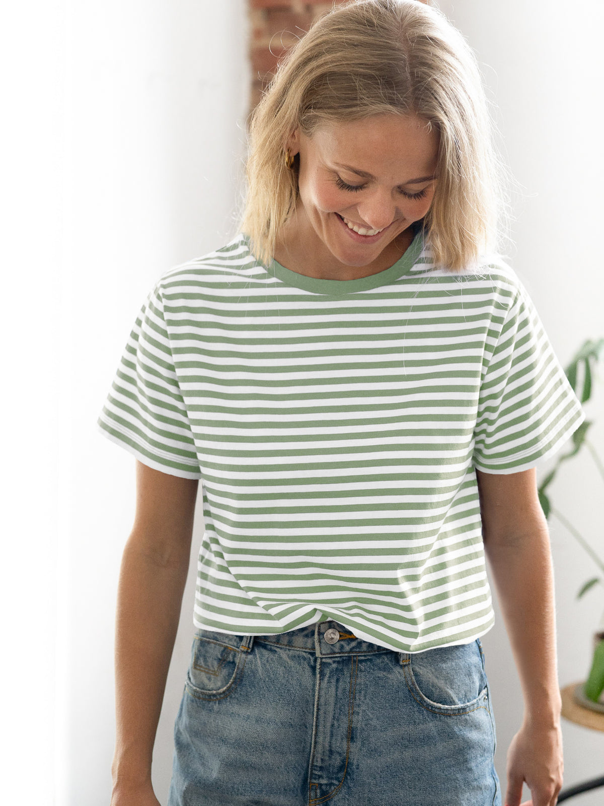 Gestreiftes Frauen T-Shirt hellgrün weiß aus Biobaumwolle