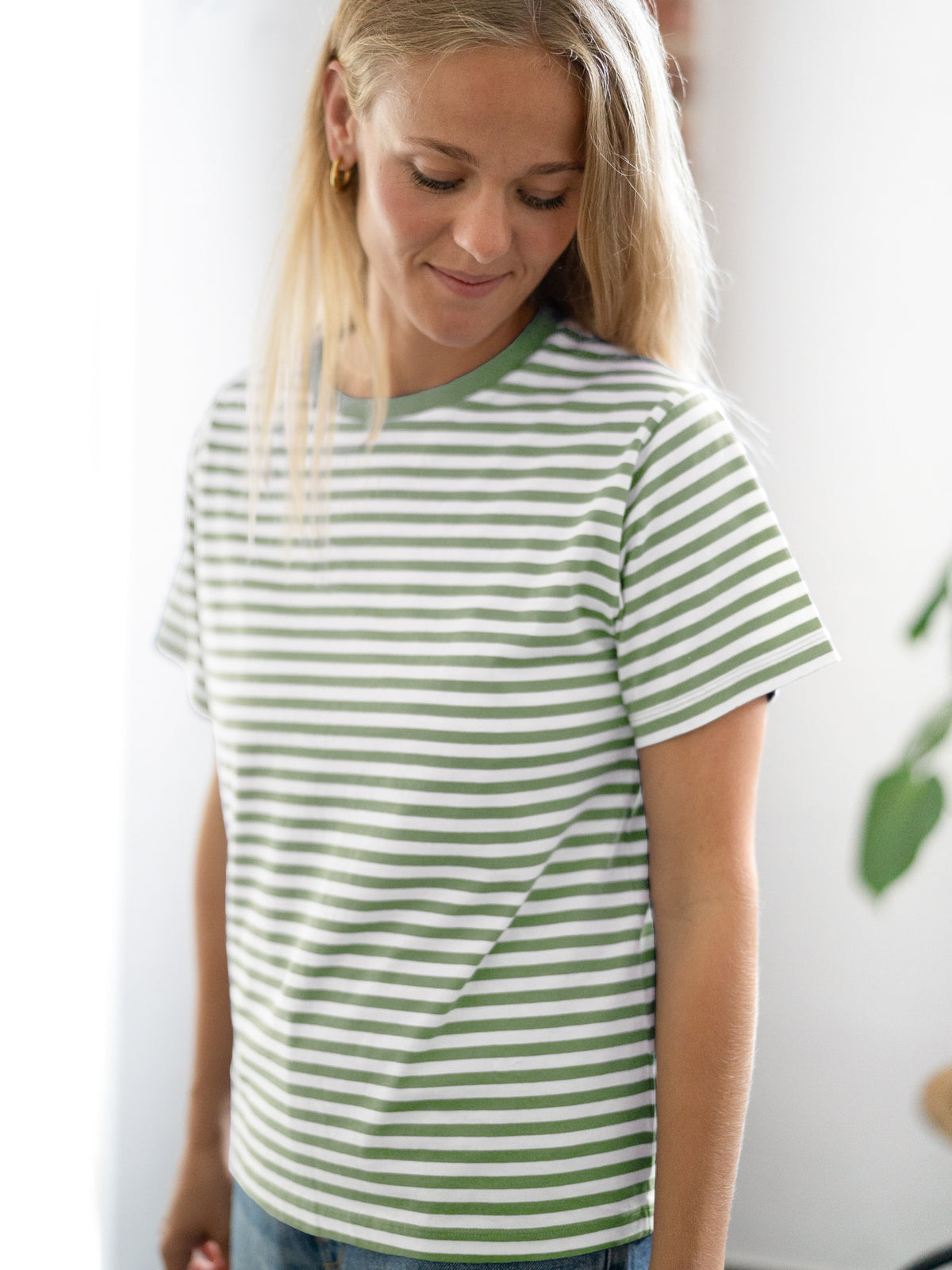 Gestreiftes Damen T-Shirt hellgrĂŒn weiĂ sommerliches Outfit