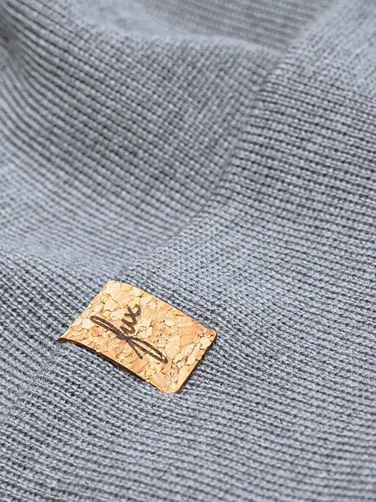 fux Kork Patch unserer Merino Kork Beanie in graumeliert