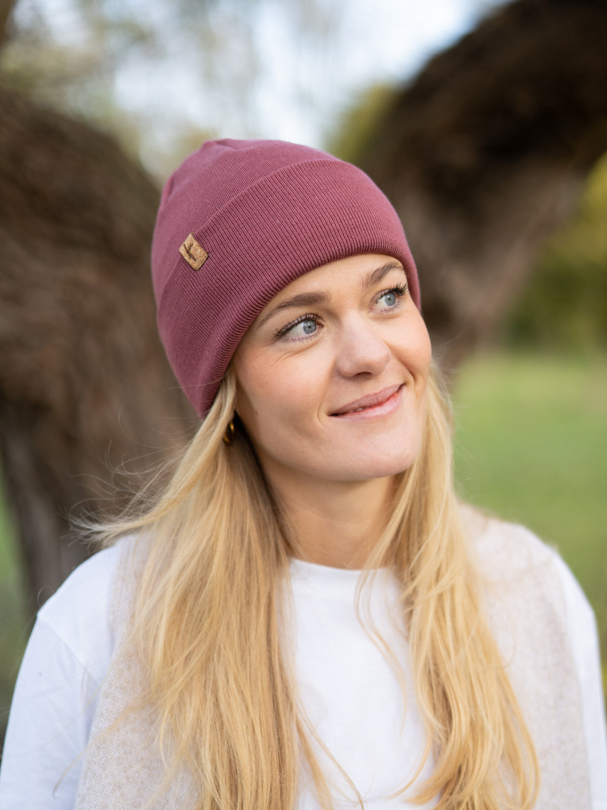 FUXBAU Merino Kork Beanie in Weinrot – fair produzierte Mütze aus 100% Merinowolle, Made in Germany