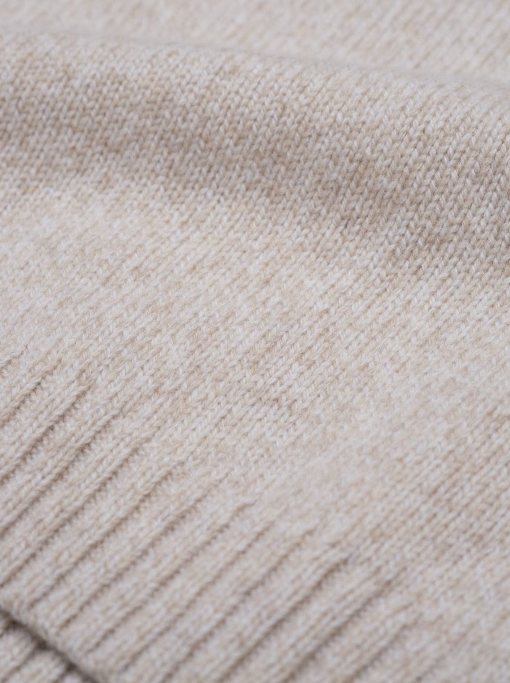 Strickmuster des Frauen Oversize Merino Cardigans