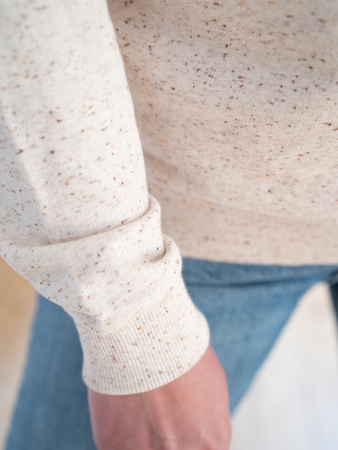 Fair Fashion Frauen Sweater aus 100% Biobaumwolle mit feinen, bunten highlights von FUXBAU in GOTS zertifizierter Biobaumwolle.