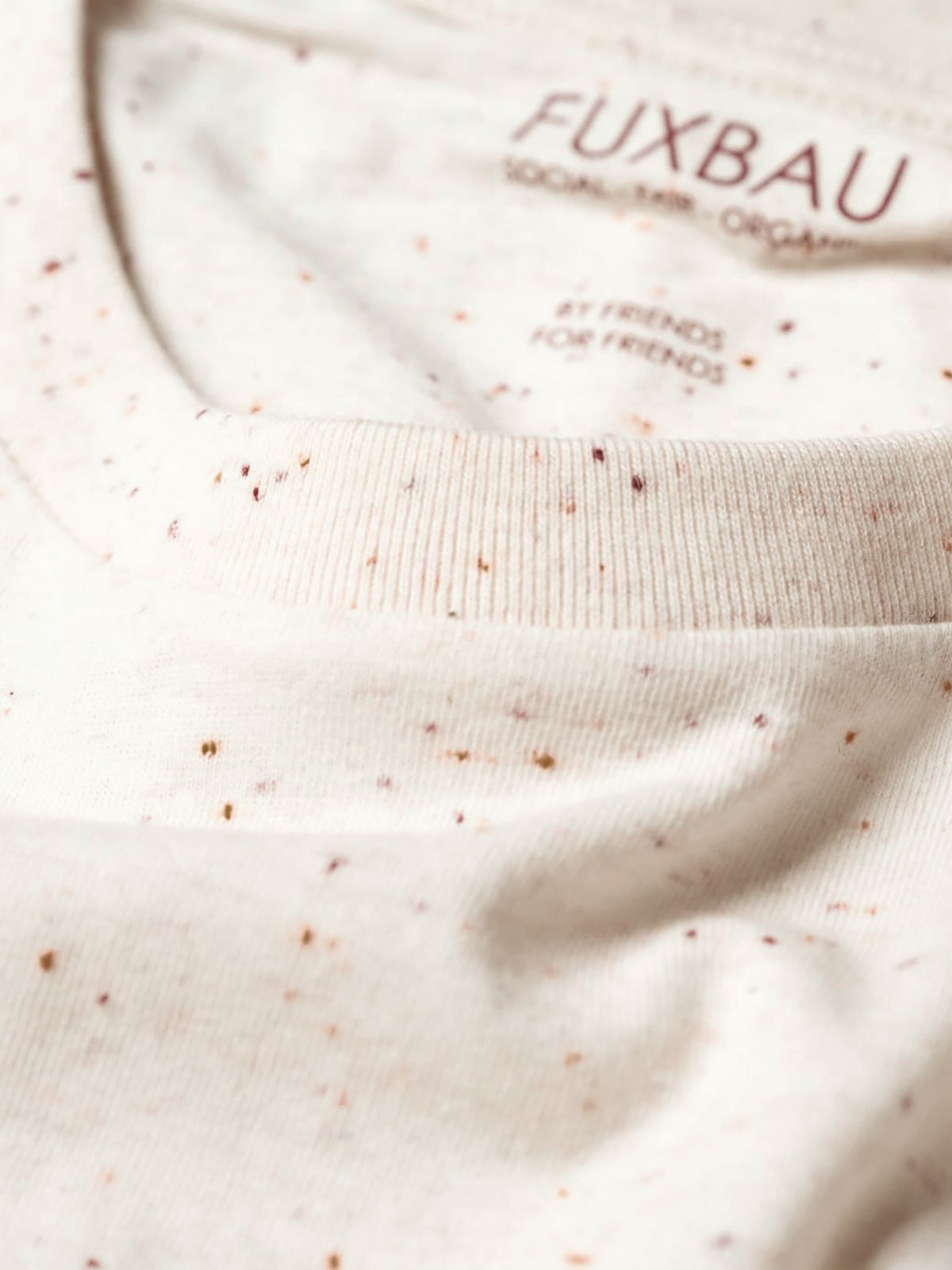 Farbige highlights unseres Fair Fashion Frauen fux T-Shirt mit highlights aus Biobaumwolle