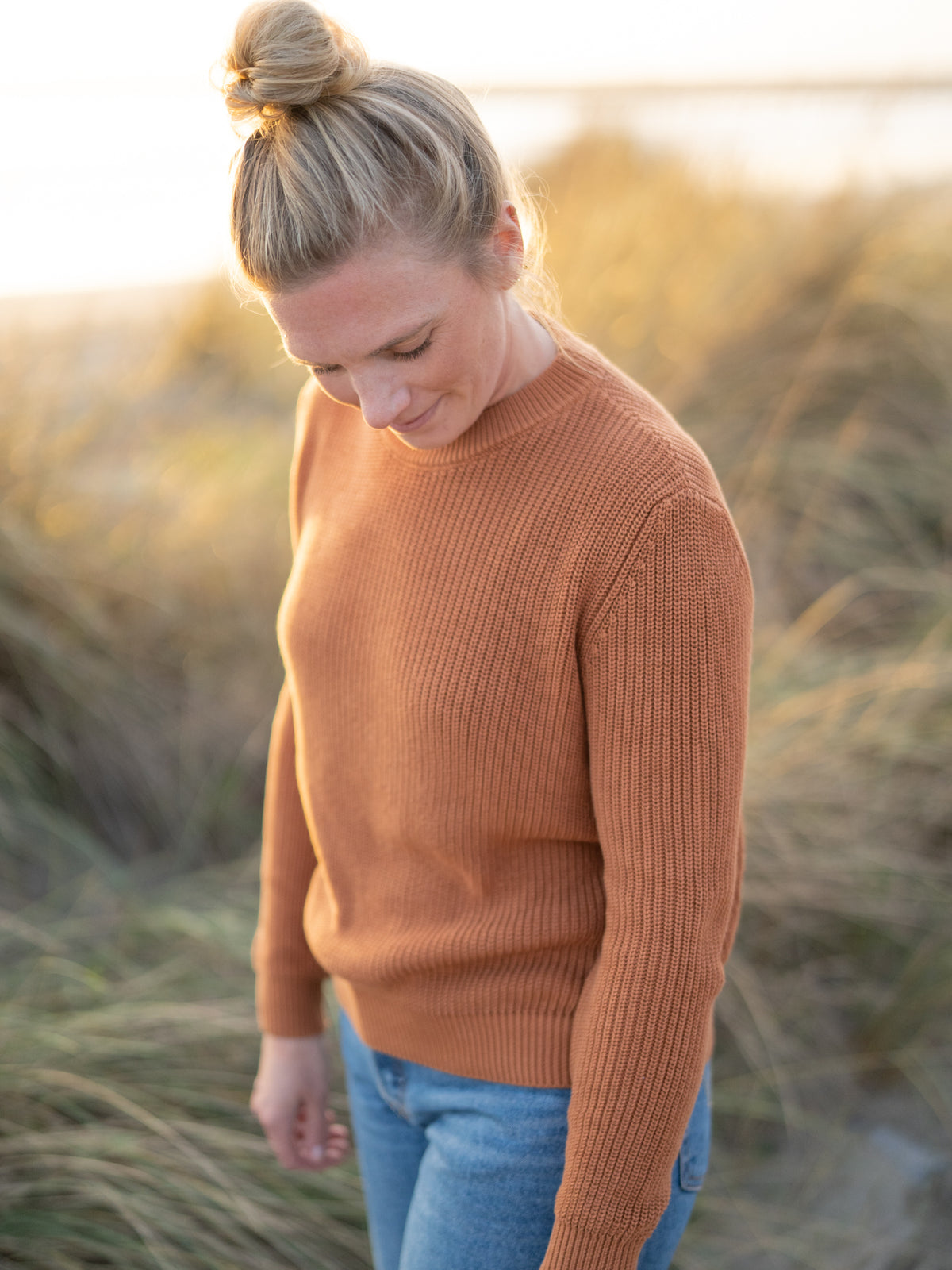 FUXBAU Fair Fashion 4Seasons Strickpullover in rostbraun aus Biobaumwolle Made in Italy.