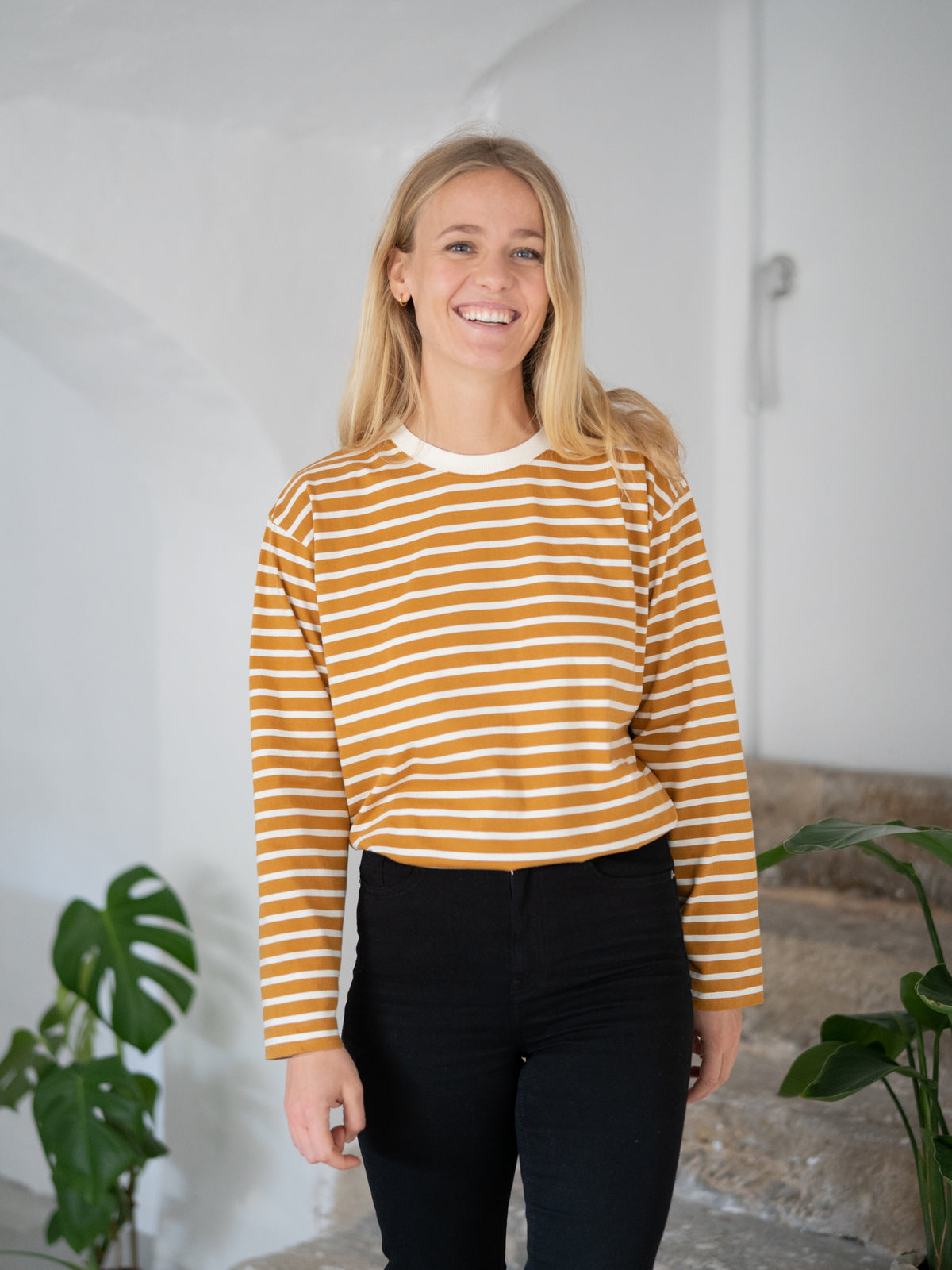 FUXBAU Fair Fashion Frauen Streifen Longsleeve in creme senf aus 100% GOTS zertifizierter Biobaumwolle.