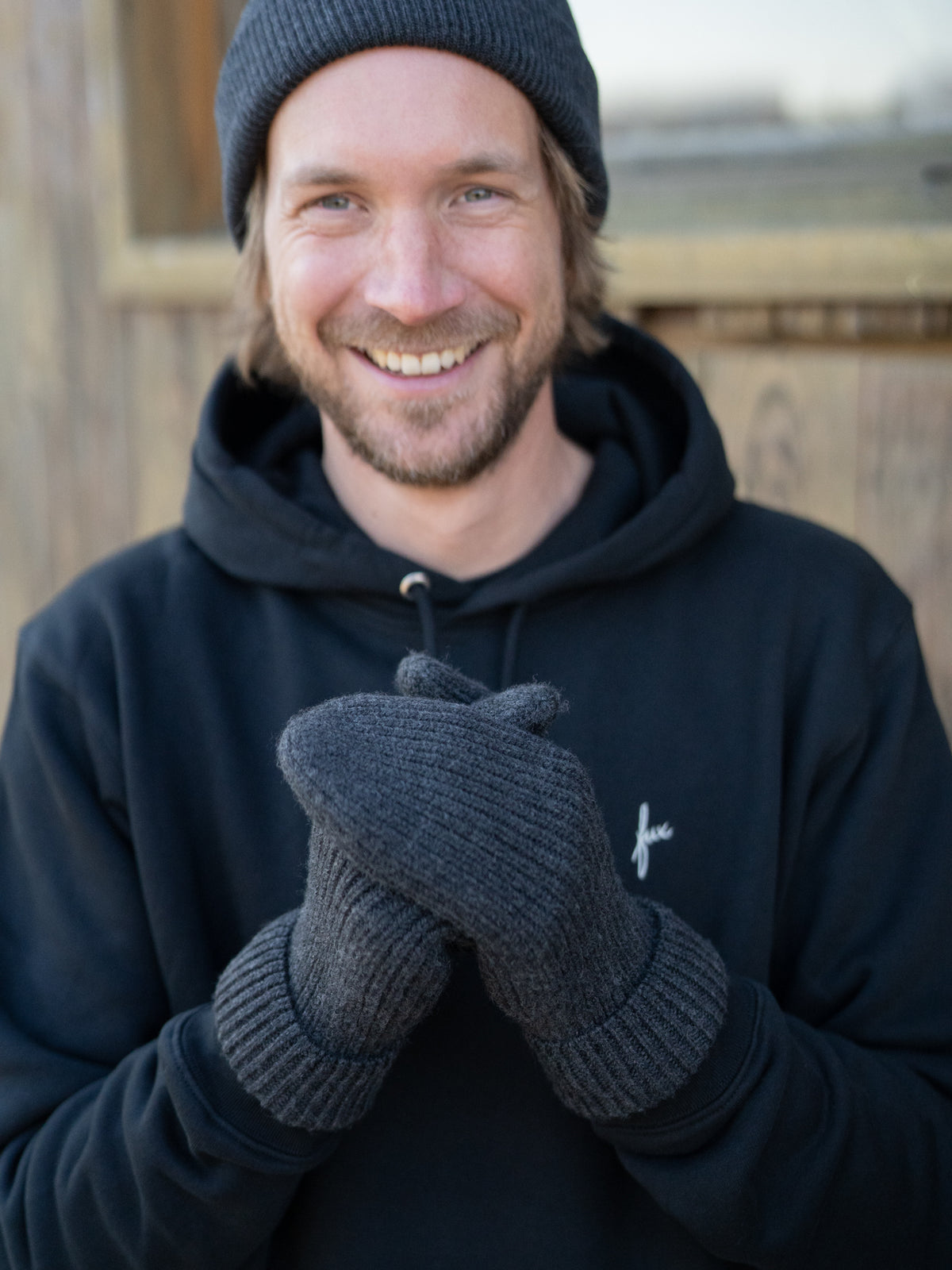 Fair Fashion Merino Strick Fäustlinge aus 100% GOTS zertifizierter Merino Schurwolle in anthrazit von FUXBAU.