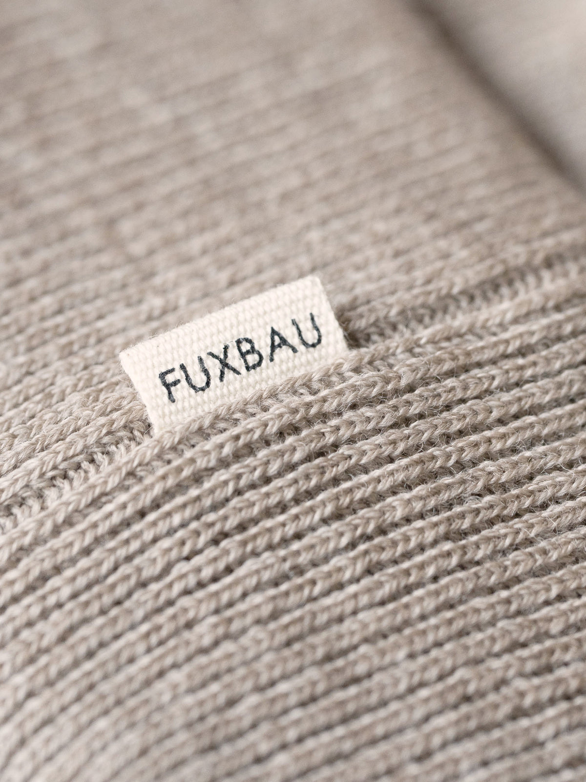 Fair Fashion Merino Strickmütze von FUXBAU aus 100% GOTS zertifizierter Wolle Made in Germany in der Farbe Eisblau.