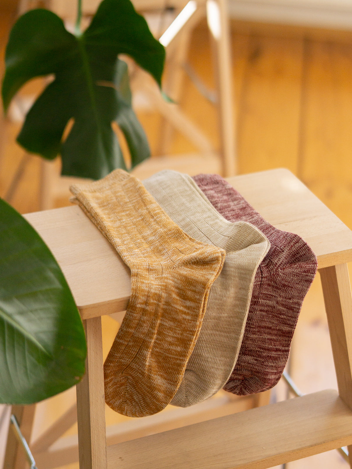 FUXBAU Socken in senfgelb, beige und bordeaux meliert aus GOTS zertifizierter Biobaumwolle